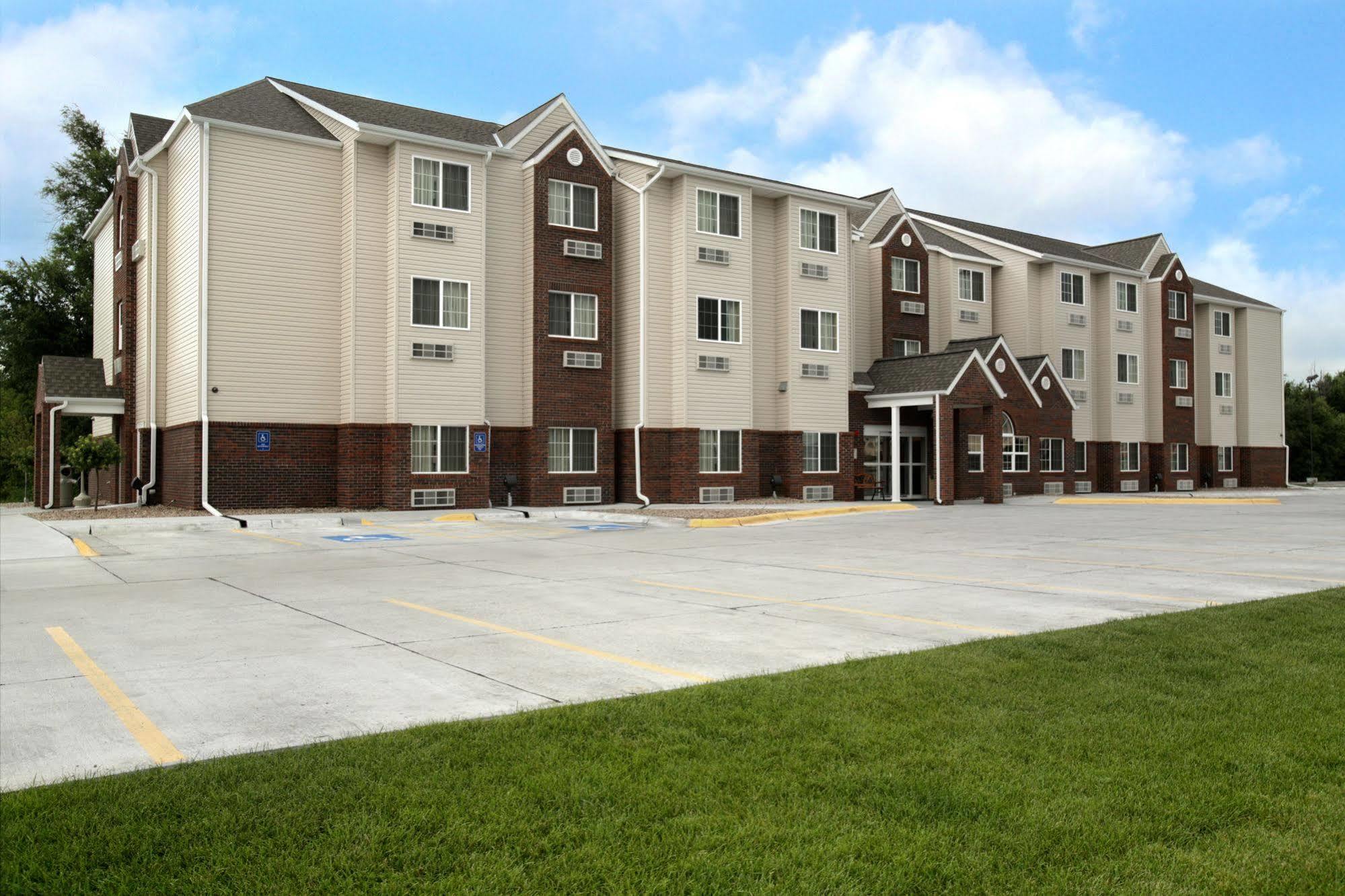 Microtel Inn & Suites - Kearney Exterior photo